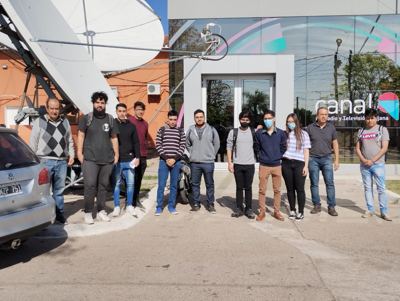 Alumnos de Ingeniería Electrónica realizaron visita técnica a Radio y Televisión Riojana (RTR) Canal 9