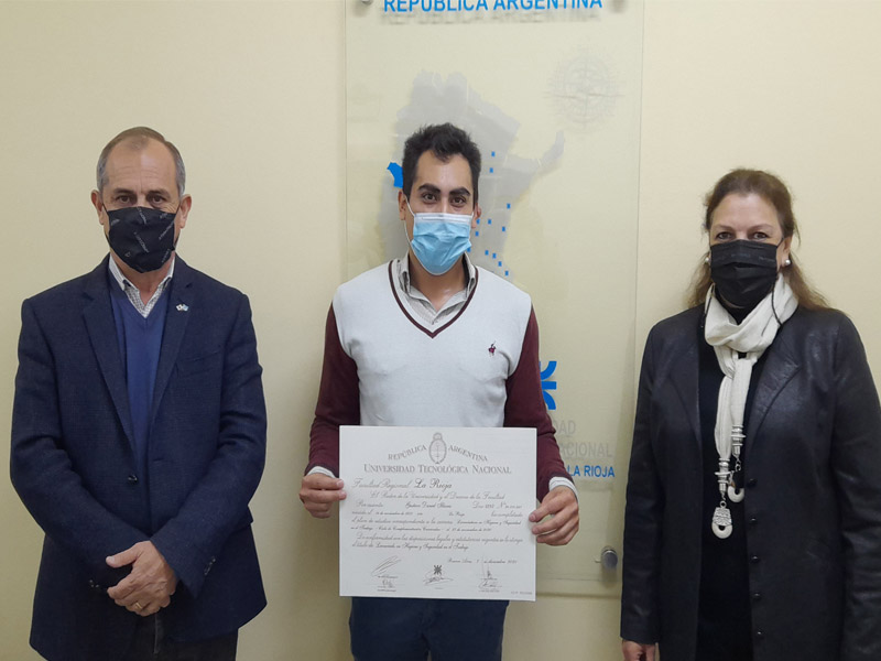Lee más sobre el artículo Se realizó una nueva entrega de Diploma en UTN.LR