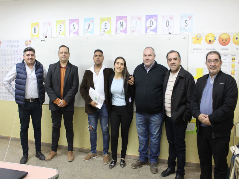 Lee más sobre el artículo Jóvenes revolucionan la educación artística con innovador proyecto en Tecnología Educativa utilizando WhatsApp como herramienta de enseñanza