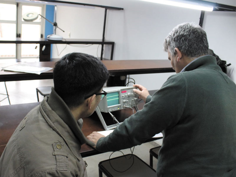 Lee más sobre el artículo UTN.LR incorporó nuevo equipamiento para el Laboratorio de Ingeniería Electrónica