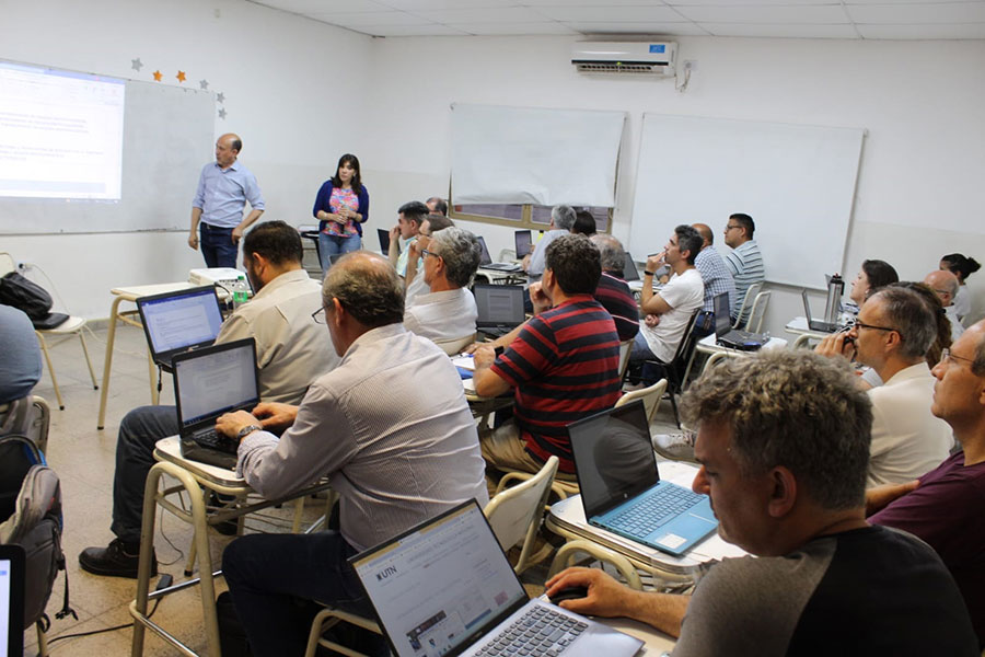 Lee más sobre el artículo El cuerpo docente de UTN.LR, recibió capacitación sobre Evaluación por Competencias